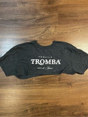Tequila Tromba Cropped Graphic Tee. Size small/extra small